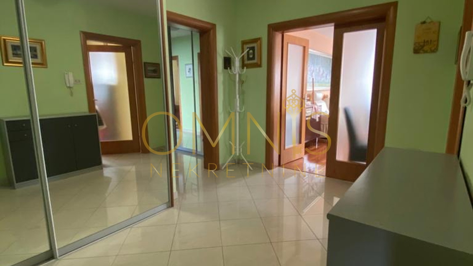 Rešetari, 3S+DB ,balkon ,133 m2